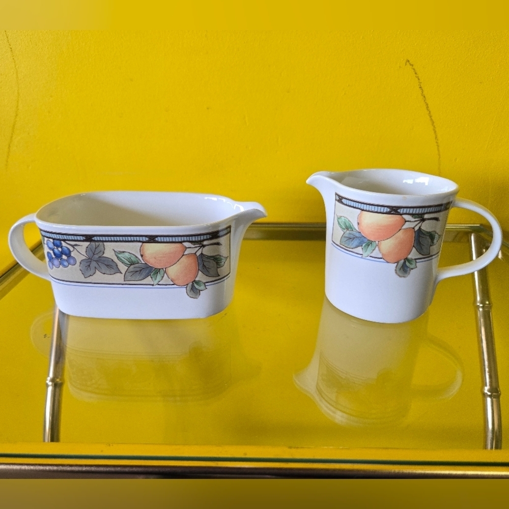 Mikasa Intaglio GardenHarvest Gravy Boat & Creamer Malaysia CAC29